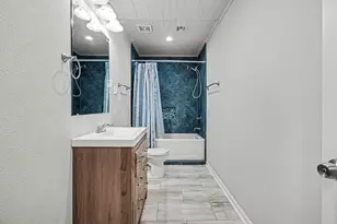 16607 Neumann Dr, Houston, TX 77058 - Photo 22