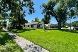 8409 Montridge Dr, Houston, TX 77055 - Photo 6