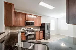 10019 Lynnwood Dr, Baytown, TX 77521 - Photo 16