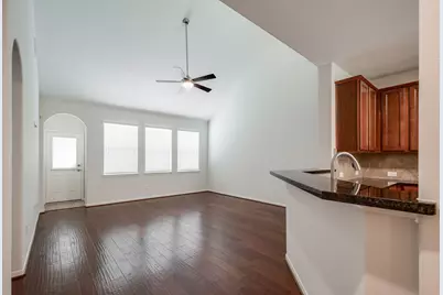 10019 Lynnwood Drive, Baytown, TX 77521 - Photo 12