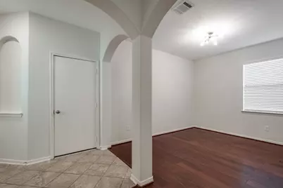 10019 Lynnwood Drive, Baytown, TX 77521 - Photo 10