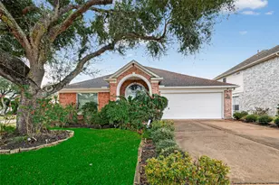 2214 Ruffian Ln, Stafford, TX 77477 - Photo 2