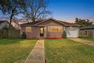 2110 7th St, Port Neches, TX 77651 - Photo 1