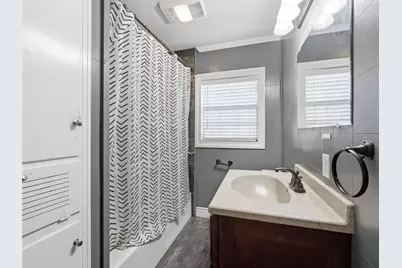 2110 7th Street, Port Neches, TX 77651 - Photo 18