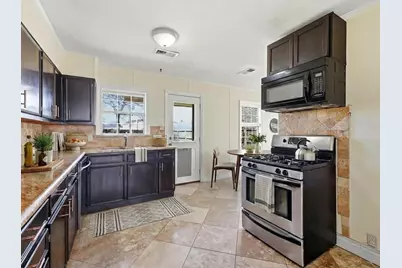 2110 7th Street, Port Neches, TX 77651 - Photo 8