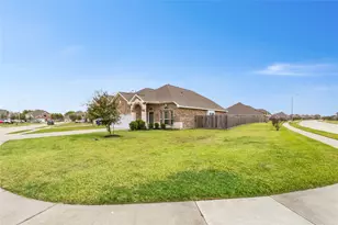 131 San Jacinto Dr, Baytown, TX 77523 - Photo 2