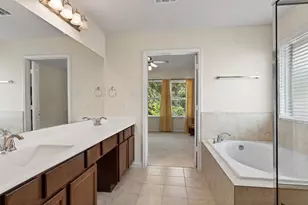 1668 Maggie Trail Dr, Alvin, TX 77511 - Photo 18