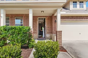 1668 Maggie Trail Dr, Alvin, TX 77511 - Photo 2