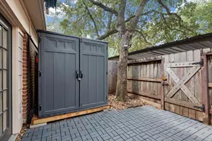 5217 Arboles Dr, Houston, TX 77035 - Photo 22