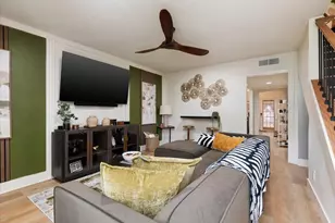 5217 Arboles Dr, Houston, TX 77035 - Photo 6