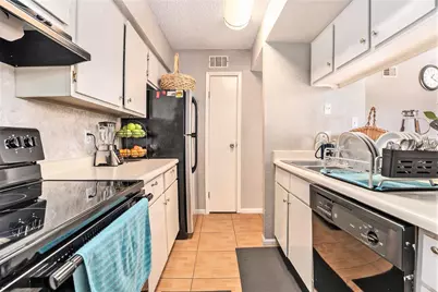 1500 Bay Area Boulevard #424, Houston, TX 77058 - Photo 8