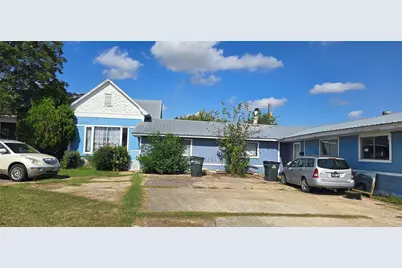 807 N Manse Avenue, Giddings, TX 78942 - Photo 2