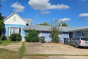 807 N Manse Ave, Giddings, TX 78942 - Photo 2