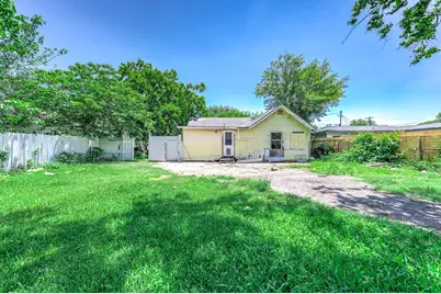 207 N Logan Street, Texas City, TX 77590 - Photo 14