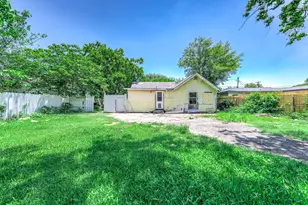 207 N Logan St, Texas City, TX 77590 - Photo 14