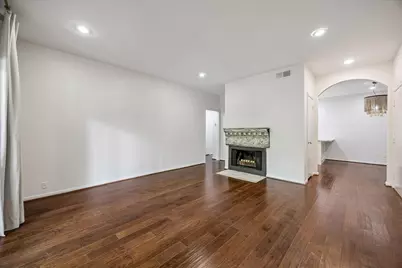 11711 Memorial Drive #47, Houston, TX 77024 - Photo 14