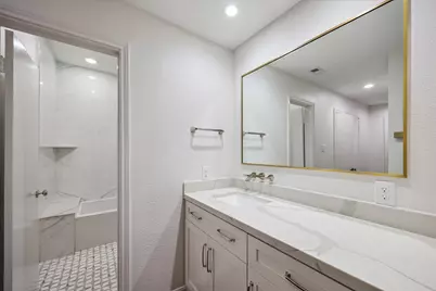 11711 Memorial Drive #47, Houston, TX 77024 - Photo 4