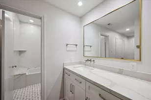 11711 Memorial Dr, Houston, TX 77024 - Photo 4