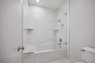 11711 Memorial Dr, Houston, TX 77024 - Photo 18