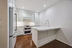 11711 Memorial Dr, Houston, TX 77024 - Photo 8