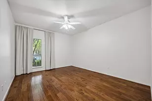 11711 Memorial Dr, Houston, TX 77024 - Photo 16