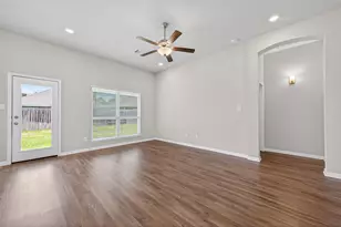14370 S Summerchase Cir, Willis, TX 77318 - Photo 12