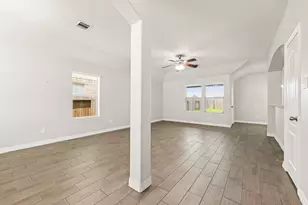 3010 Lockeridge Village Dr, Spring, TX 77386 - Photo 8