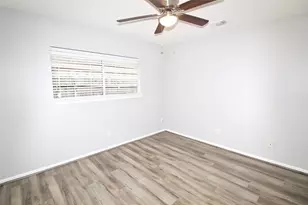 2126 Highland Hills Dr, Sugar Land, TX 77478 - Photo 10