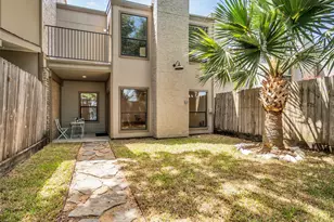 880 Tully Rd, Houston, TX 77079 - Photo 36