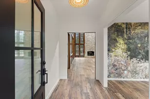 6 Thornhedge Ct, The Woodlands, TX 77381 - Photo 4