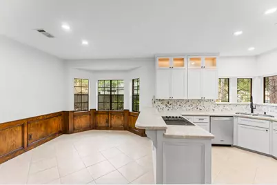 6 Thornhedge Court, The Woodlands, TX 77381 - Photo 12