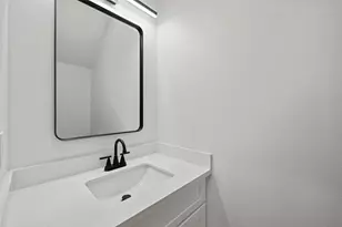 8421 Venus St, Houston, TX 77088 - Photo 32