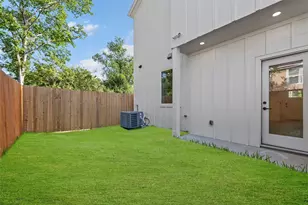 8421 Venus St, Houston, TX 77088 - Photo 40