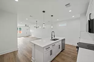 8421 Venus St, Houston, TX 77088 - Photo 14