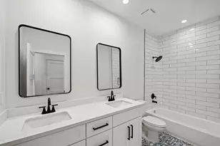 8421 Venus St, Houston, TX 77088 - Photo 50