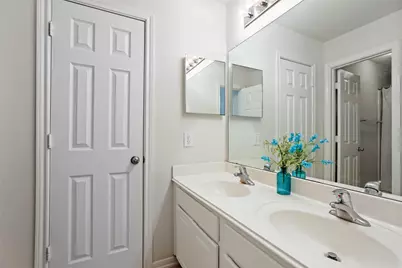 27 Harmony Hollow Court, The Woodlands, TX 77385 - Photo 10