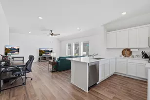 651 Spring Ashberry Ct, Magnolia, TX 77354 - Photo 10