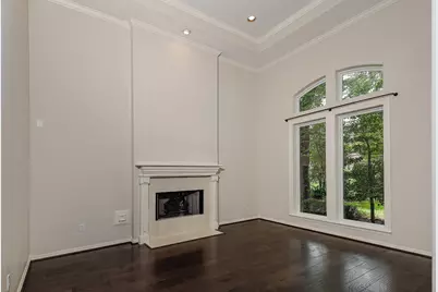 14 Graceful Elm Court, The Woodlands, TX 77381 - Photo 6