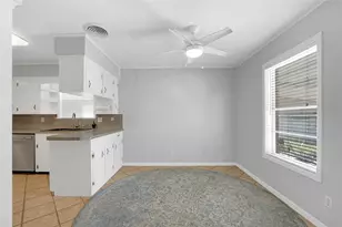 2202 Palomar St, Baytown, TX 77520 - Photo 6