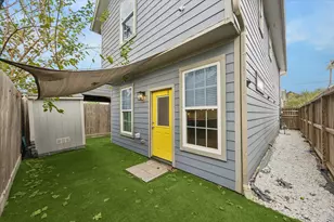 761 E 33rd St, Houston, TX 77022 - Photo 16