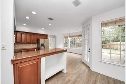 103 E Lakeridge Drive, The Woodlands, TX 77381 - Photo 20