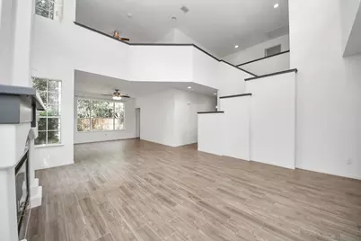 103 E Lakeridge Drive, The Woodlands, TX 77381 - Photo 6
