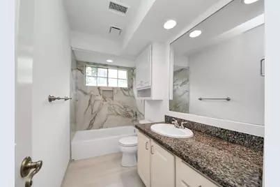 103 E Lakeridge Drive, The Woodlands, TX 77381 - Photo 40