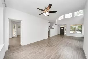 103 E Lakeridge Dr, The Woodlands, TX 77381 - Photo 8