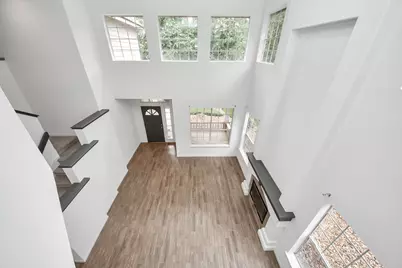 103 E Lakeridge Drive, The Woodlands, TX 77381 - Photo 10