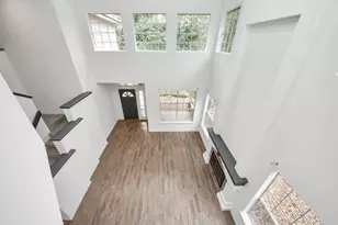 103 E Lakeridge Dr, The Woodlands, TX 77381 - Photo 10
