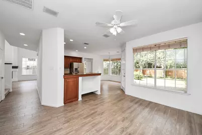 103 E Lakeridge Drive, The Woodlands, TX 77381 - Photo 22