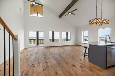 809 W Taylor Avenue, Port O'Connor, TX 77982 - Photo 6