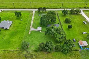 4911 Brister Pkwy, Rosharon, TX 77583 - Photo 2