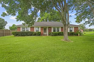 4911 Brister Pkwy, Rosharon, TX 77583 - Photo 1